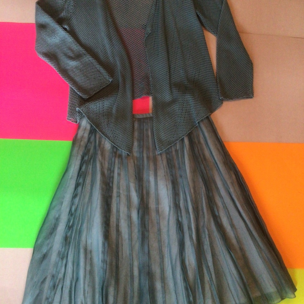 Nic + Zoe teal shawl/skirt combo, ladies size S.